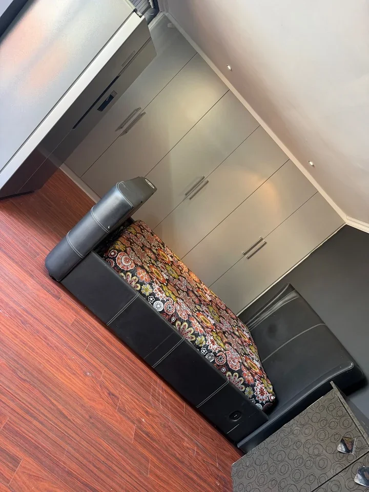 Room Shaftesbury Avenue in Greater London