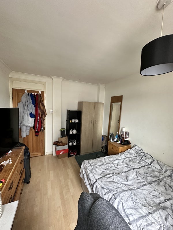 Room Shepherds Bush Green in Greater London