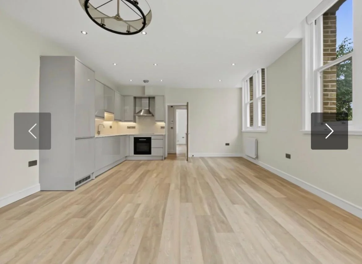 Flat Ashwin Street in Greater London