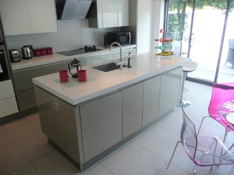 Room Lavender Sweep in Greater London