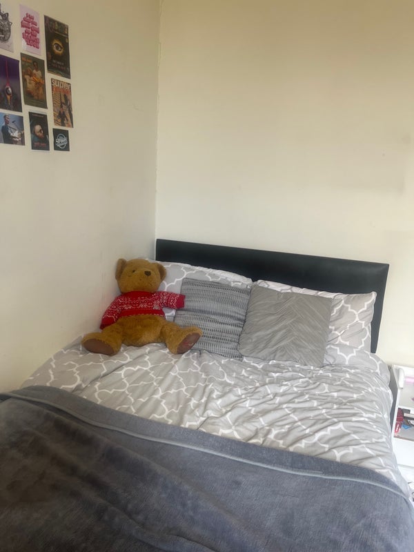 Room Gibson Street in Glasgow