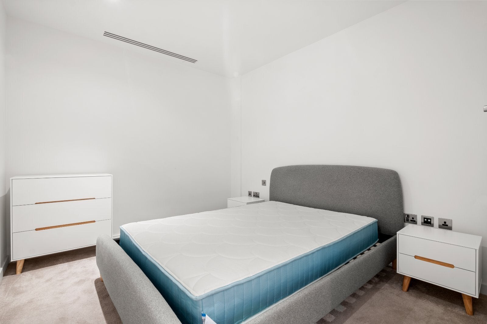 Flat Newcastle Place in City of Westminster
