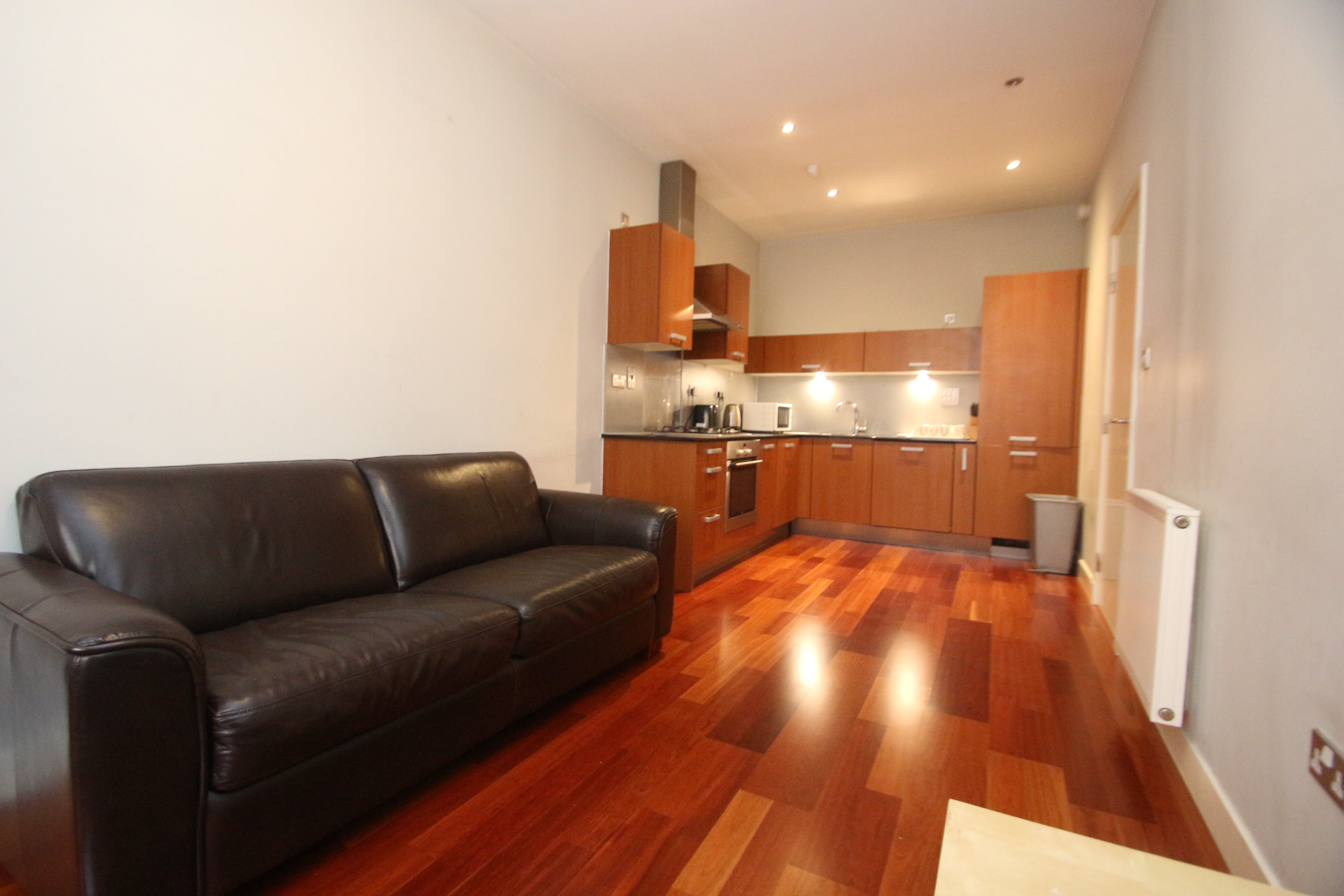 Flat Ingram Street in Glasgow