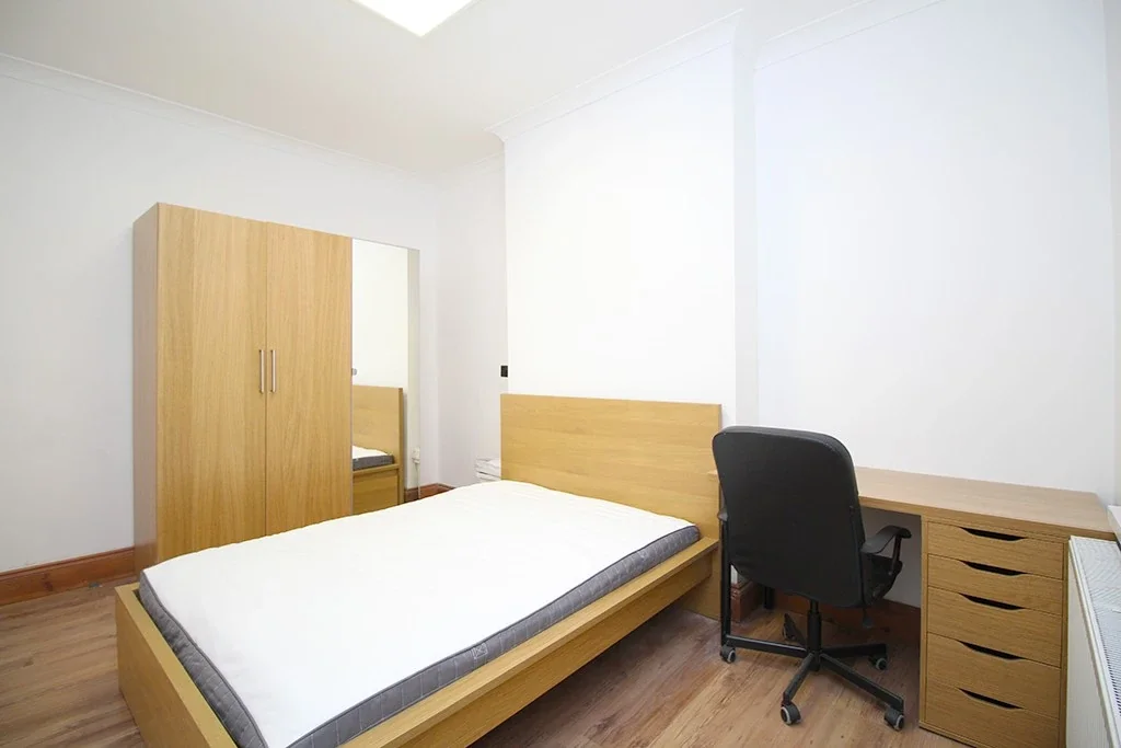 Room Ratcliffe Road in Charnwood
