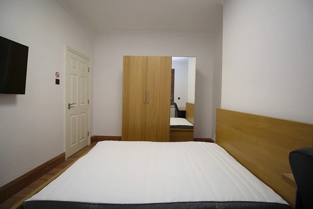 Room Ratcliffe Road in Charnwood