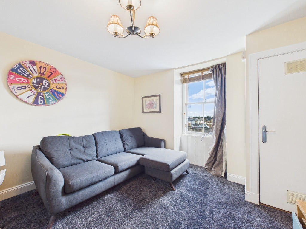 Flat East Claremont Street in City of Edinburgh