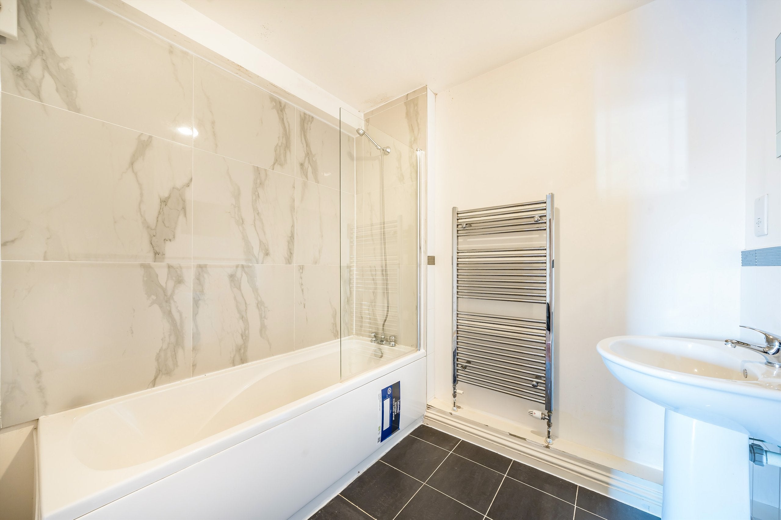 Flat Elm Grove in Greater London