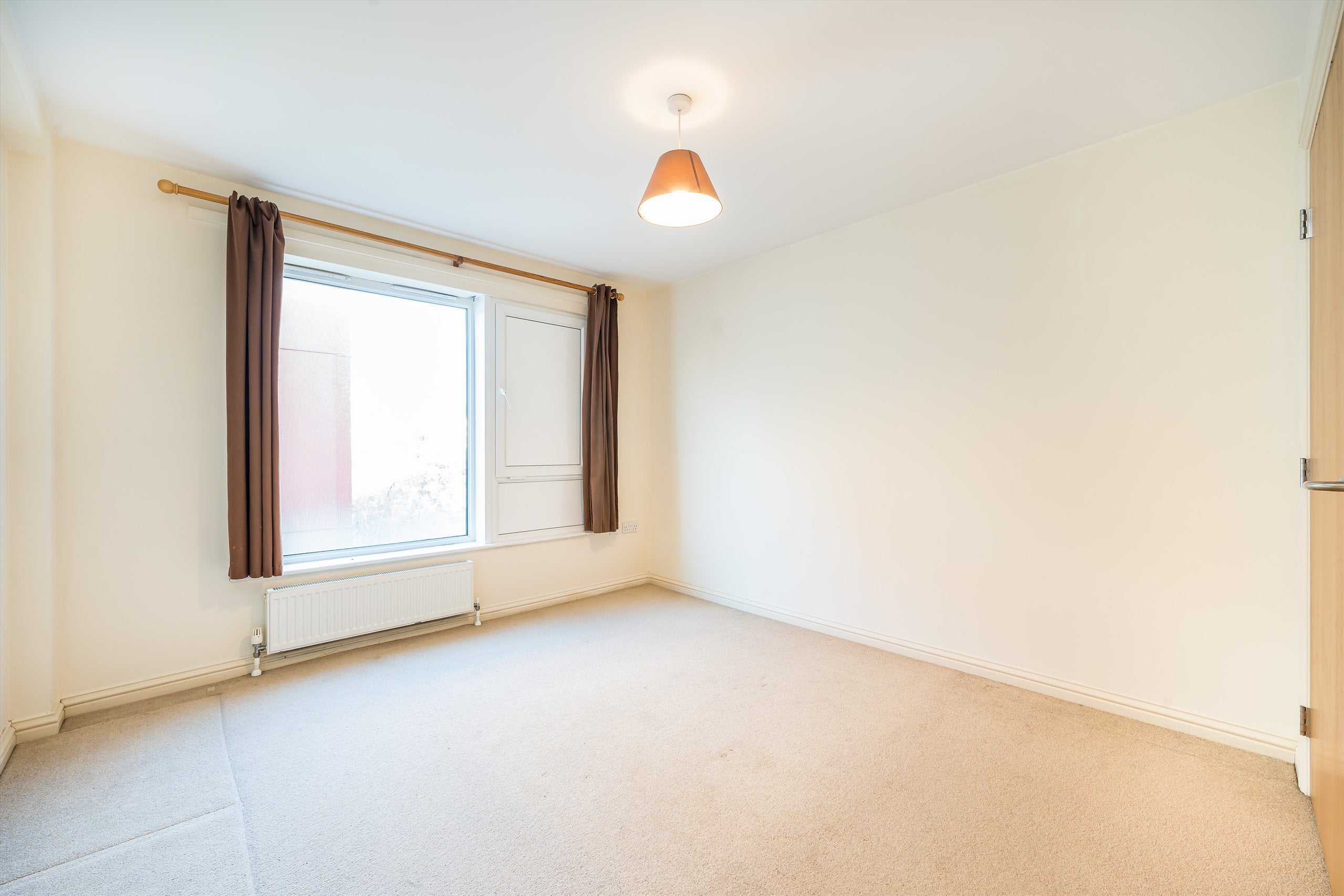 Flat Elm Grove in Greater London