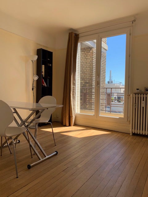 Appartement Rue la Condamine à Paris