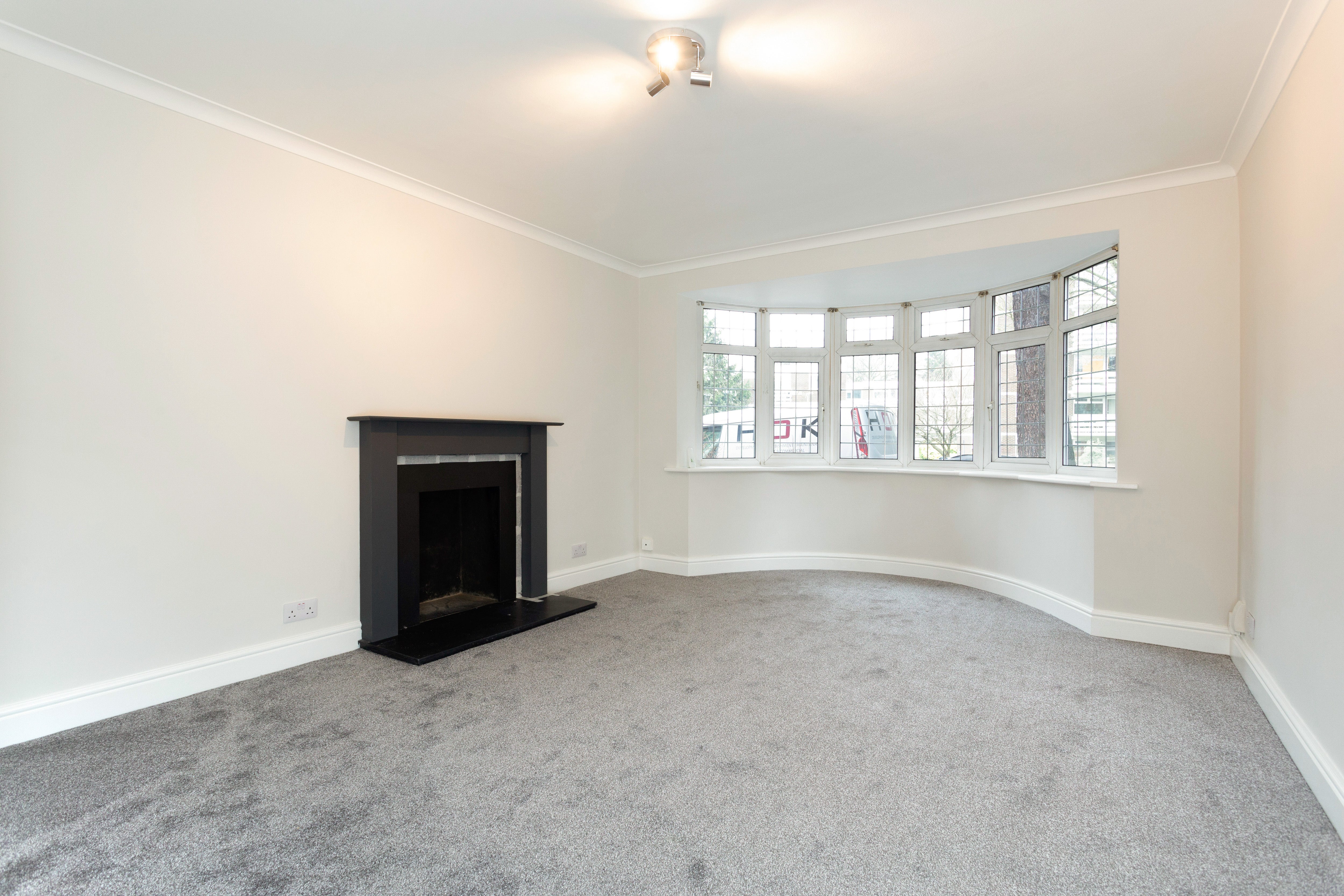 Flat Upper Brighton Road in Greater London
