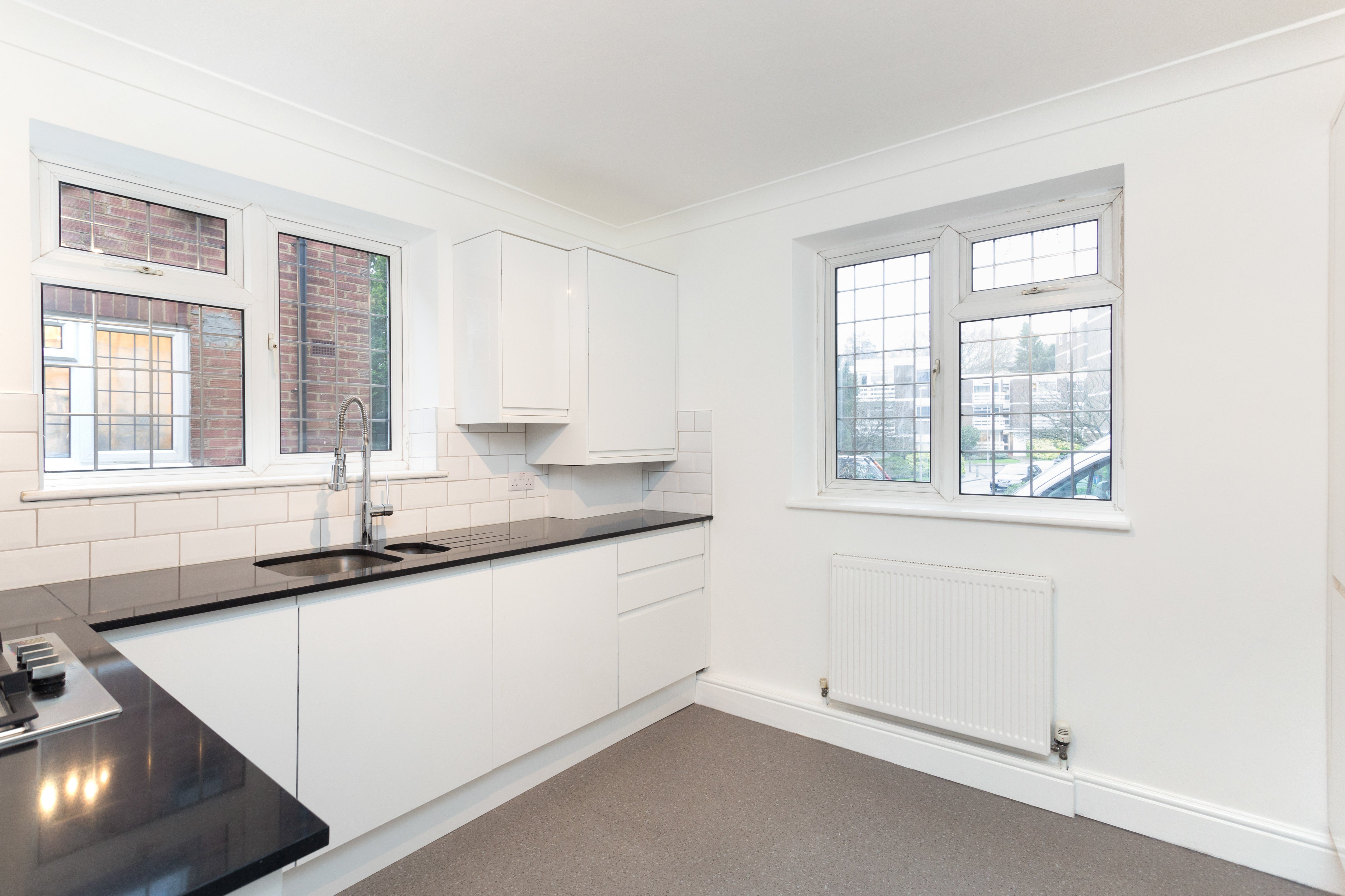 Flat Upper Brighton Road in Greater London