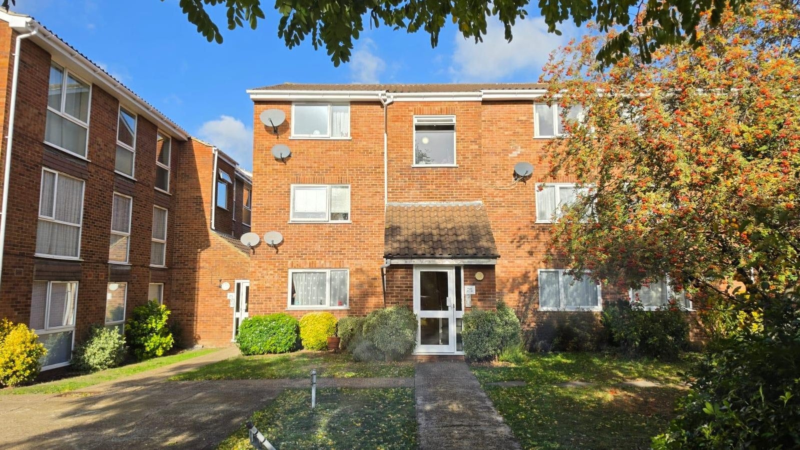 Flat Shurland Avenue in Greater London