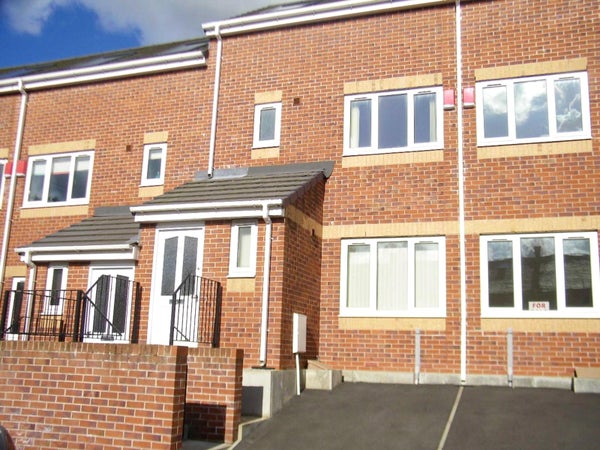 House Stoneclough Mews in Royton