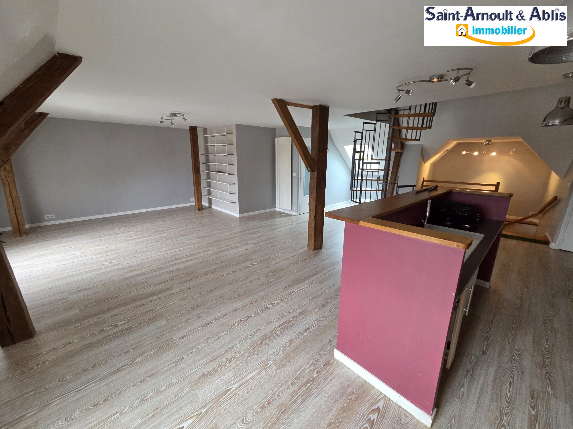 Flat Rue Charles de Gaulle in Saint-Arnoult-en-Yvelines