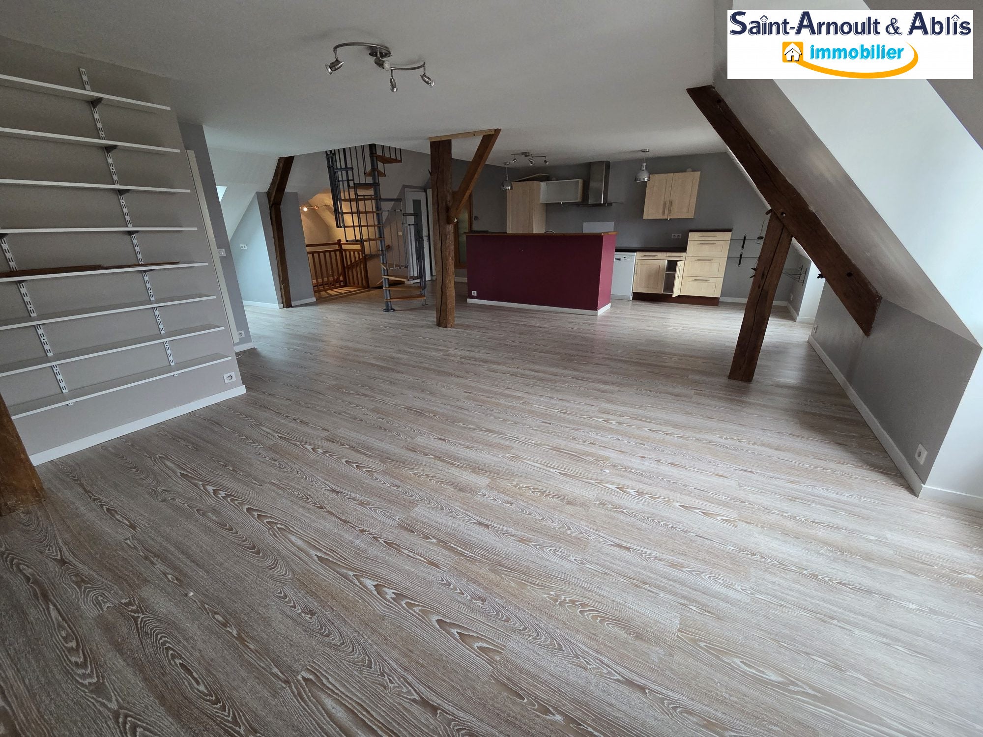 Flat Rue Charles de Gaulle in Saint-Arnoult-en-Yvelines