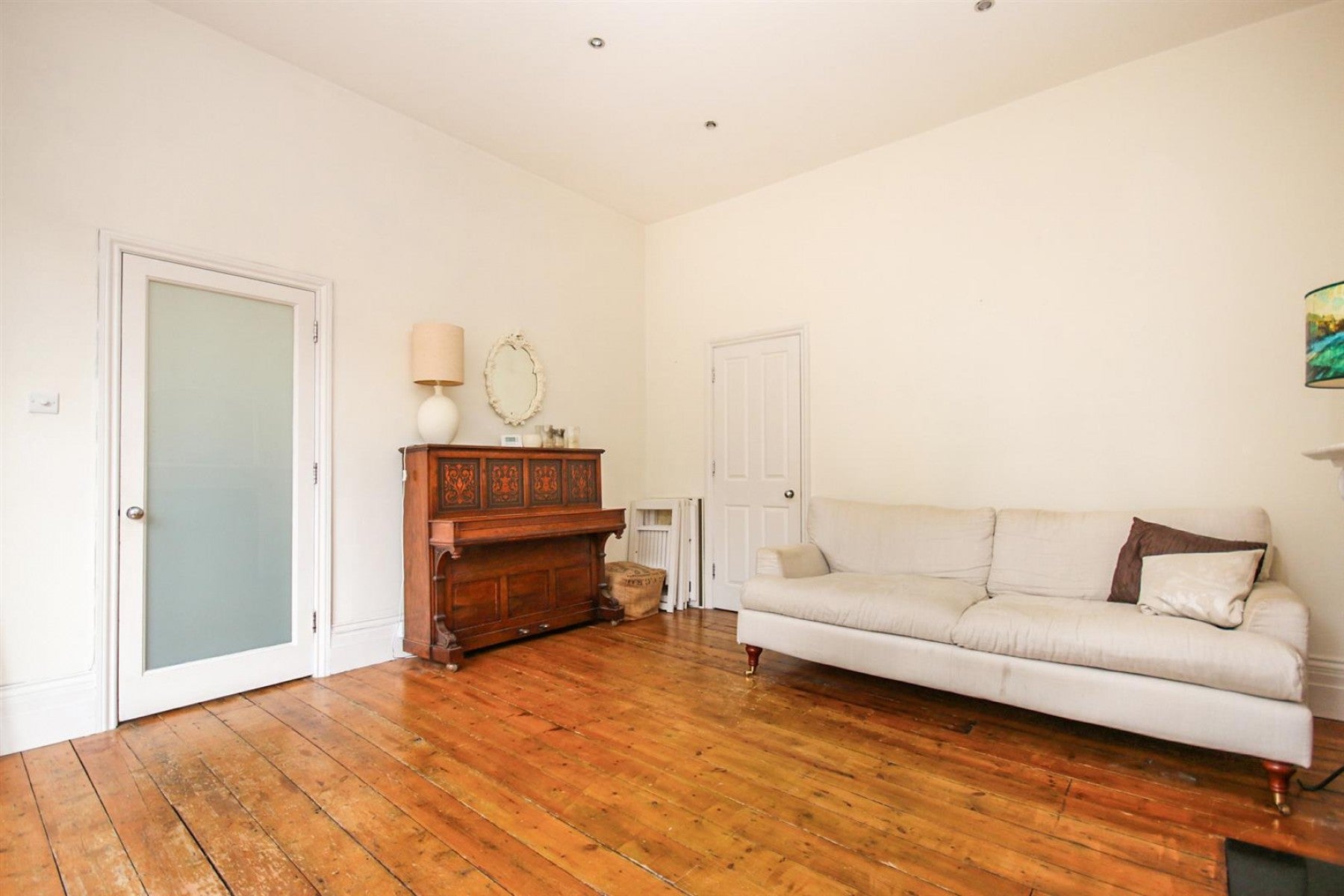 Flat Wilberforce Road in Greater London