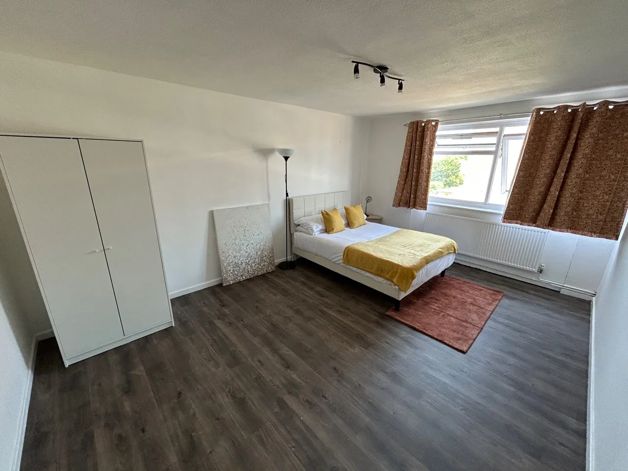 Flat Kingsmoor Road in Harlow