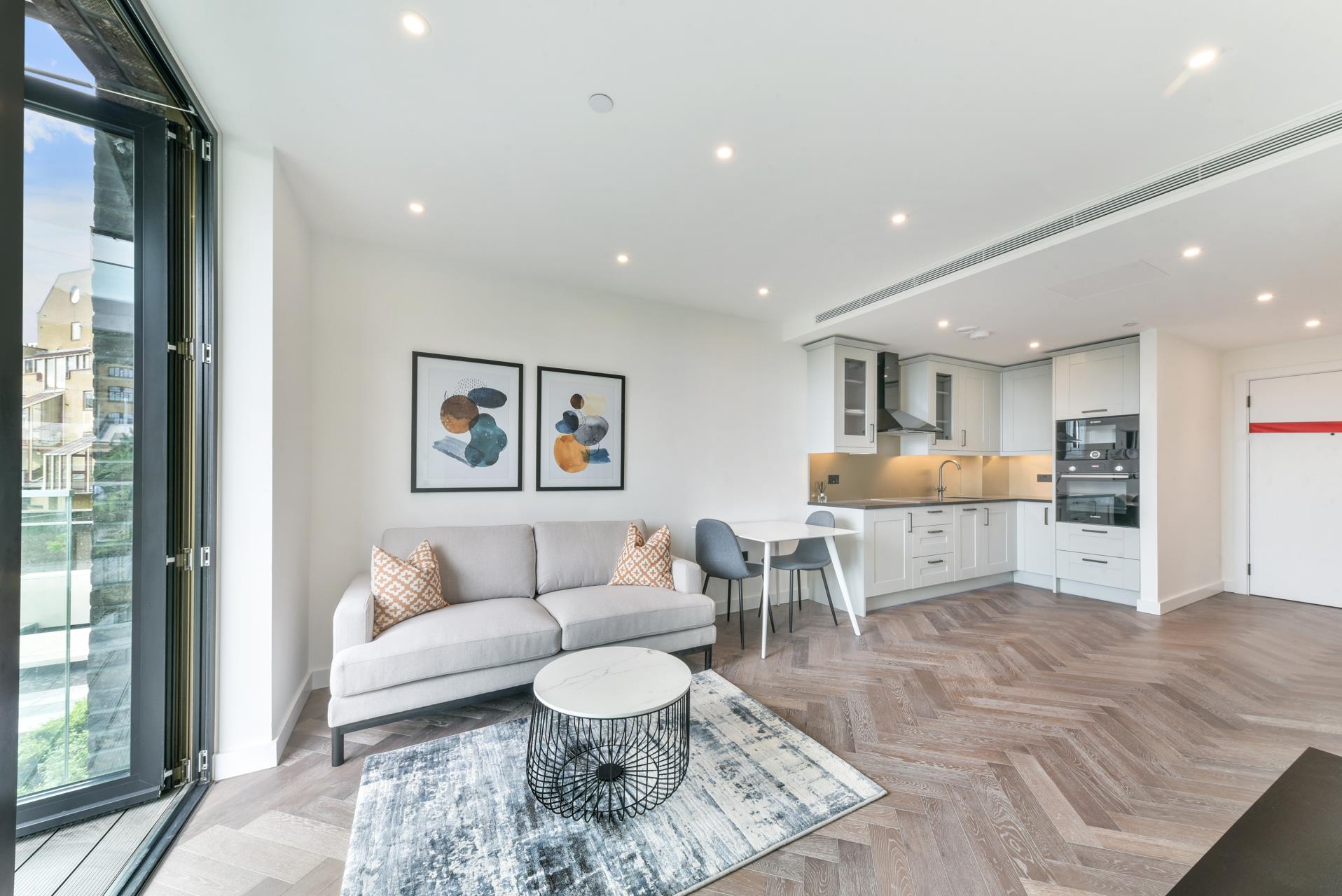 Flat Virginia Street in Greater London