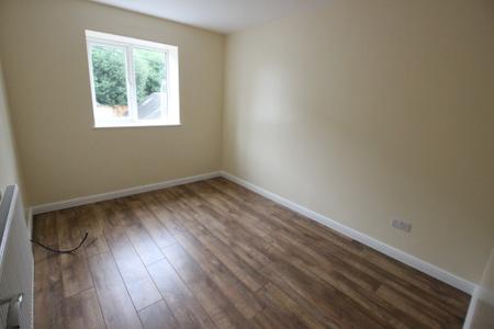 Flat Pantygraigwen Road in Pontypridd