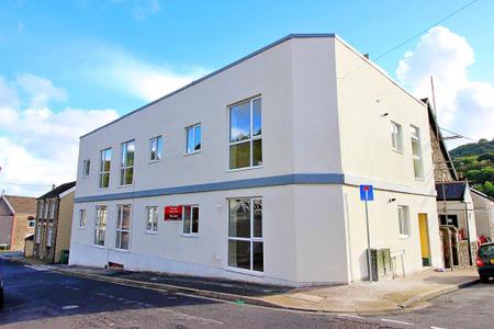 Flat Pantygraigwen Road in Pontypridd