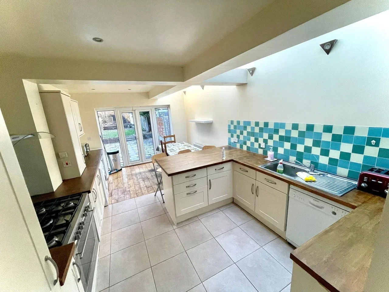 Room Albion Road in Greater London