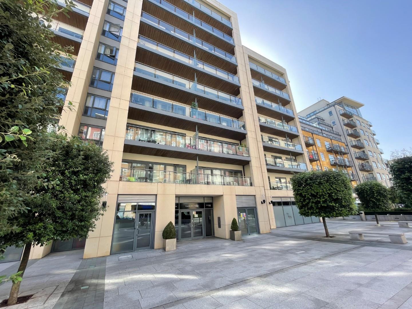 Flat Boulevard Drive in London