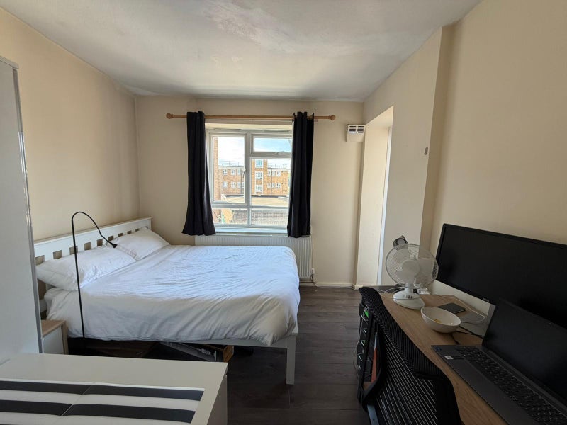 Room Mintern Street in Greater London