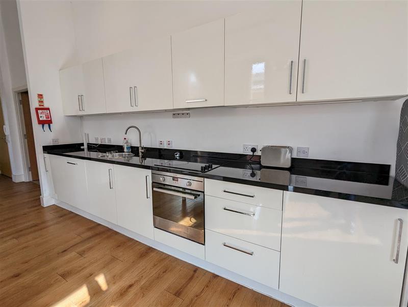 Flat Bexley Square in Salford