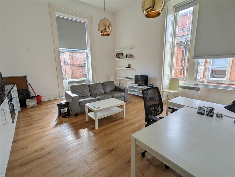 Flat Bexley Square in Salford