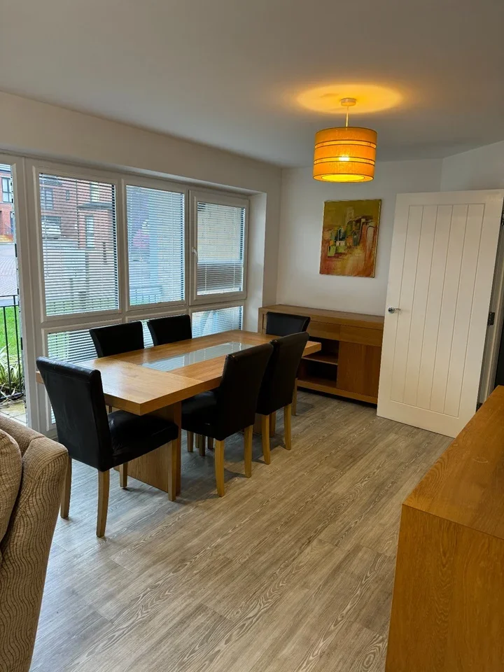 Flat Hertshill Gardens in Hertsmere