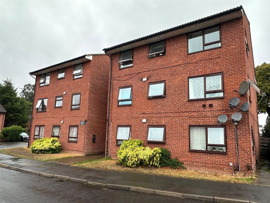 Flat Kimberley Close in Slough