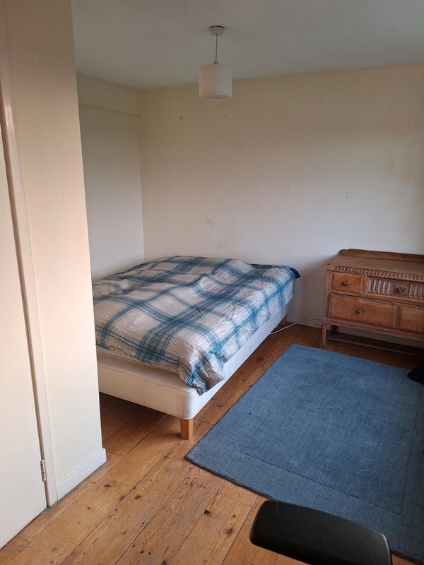 Room Hillcourt Avenue in Greater London