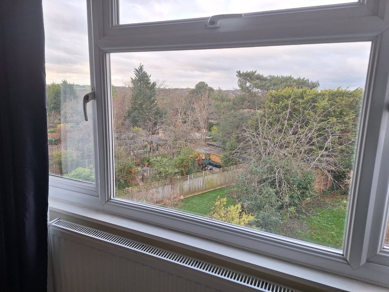 Room Hillcourt Avenue in Greater London