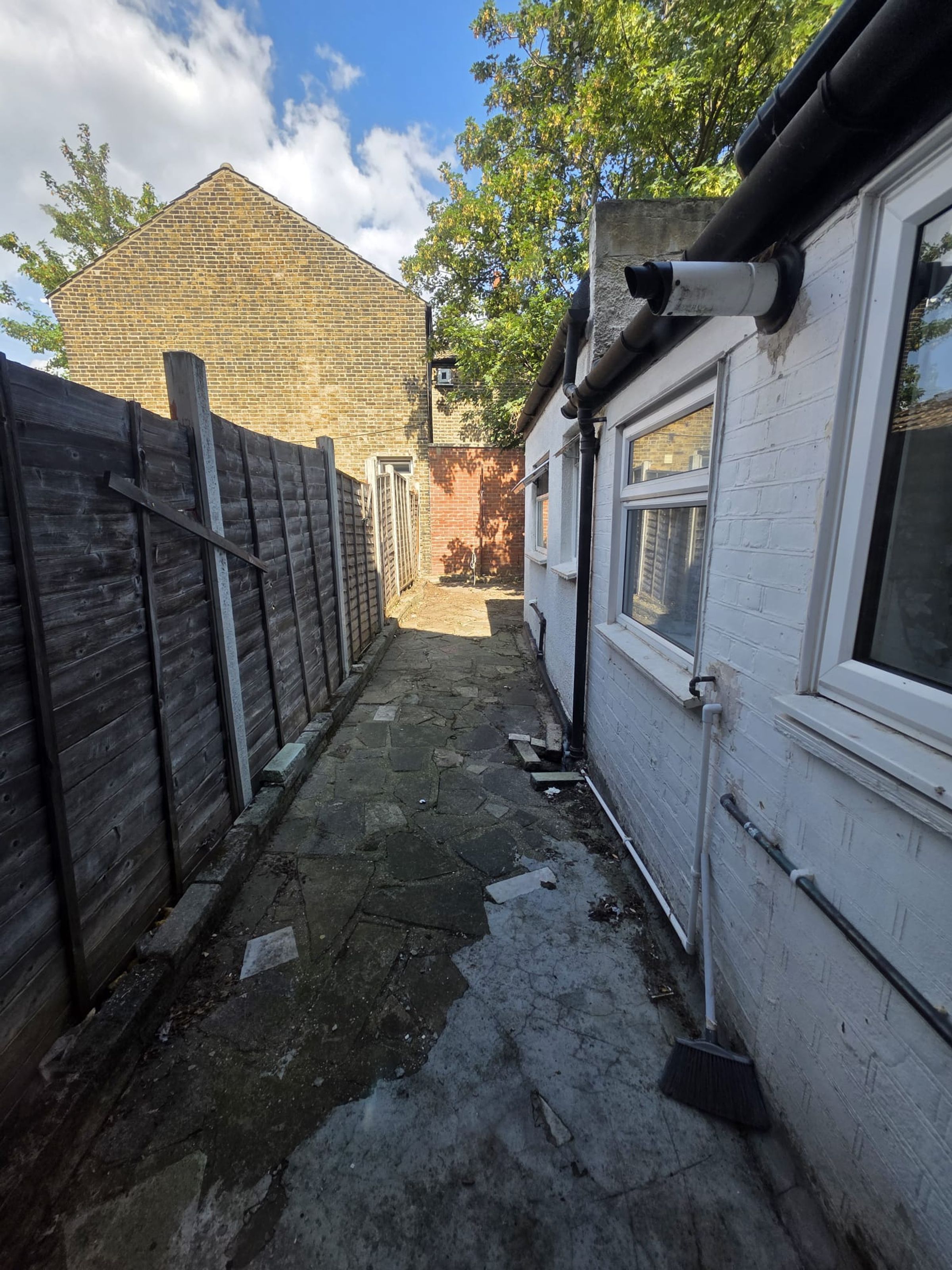 House Field Road in Greater London