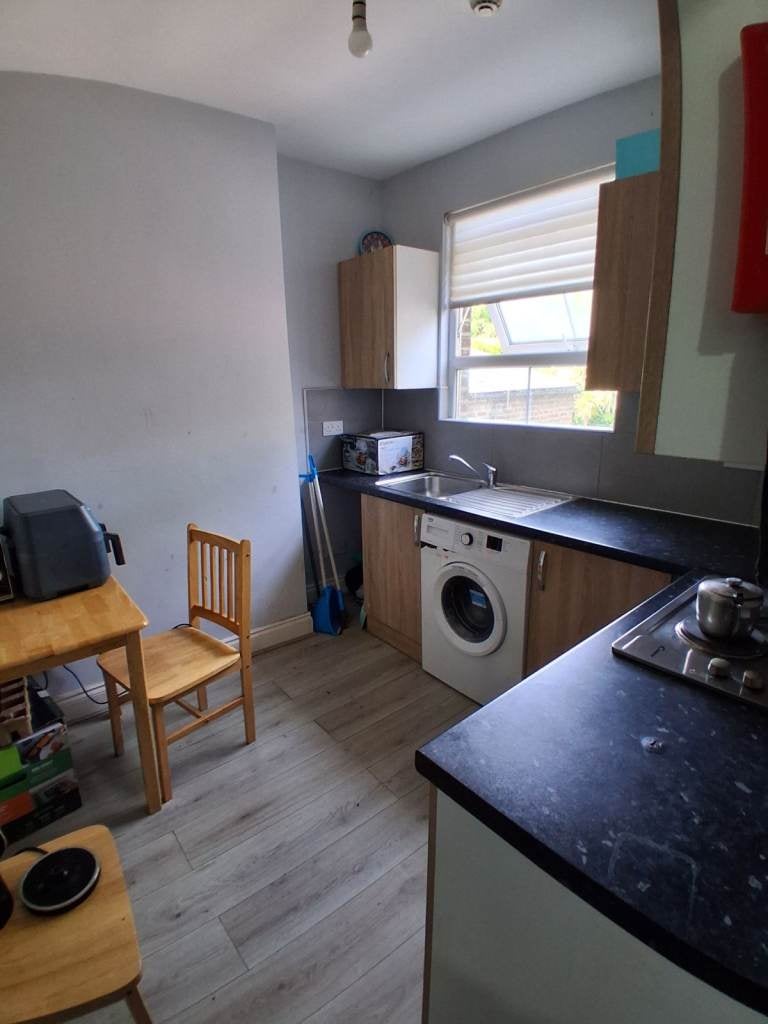 Flat Ruislip Road in Greater London