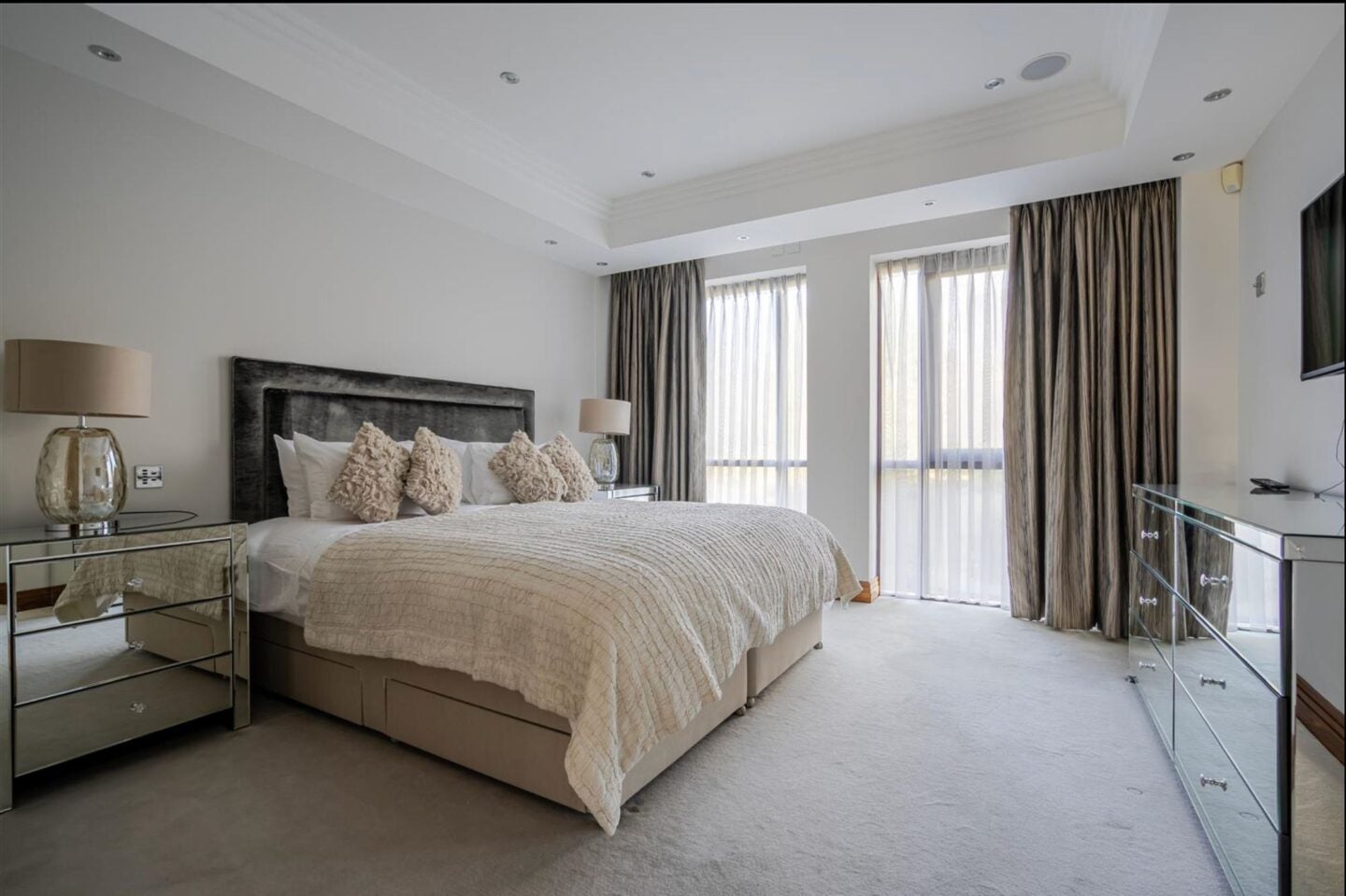 Flat Cavendish Meads in Sunninghill