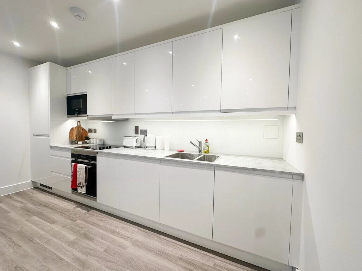 Flat Lismore Boulevard in Greater London