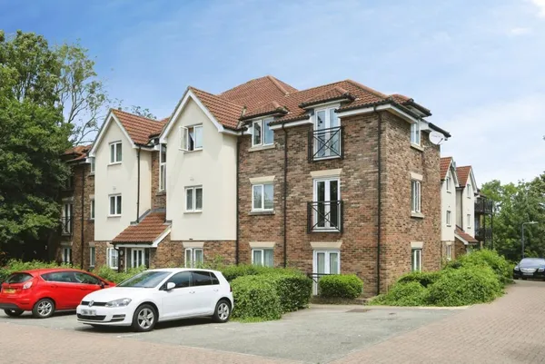 Flat Harris Place in Maidstone