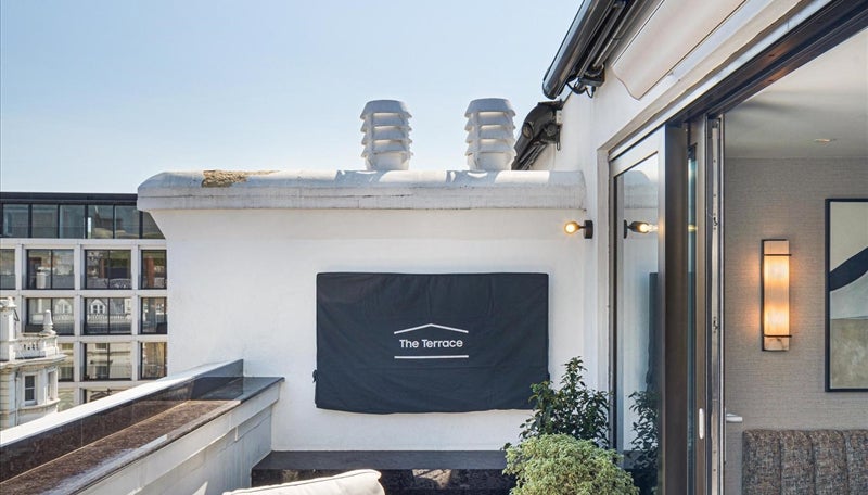 Flat Prince of Wales Terrace in Greater London