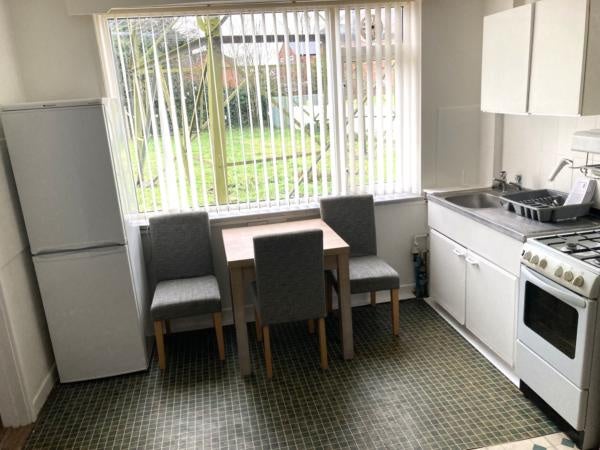 Flat Shelton Drive in Derby