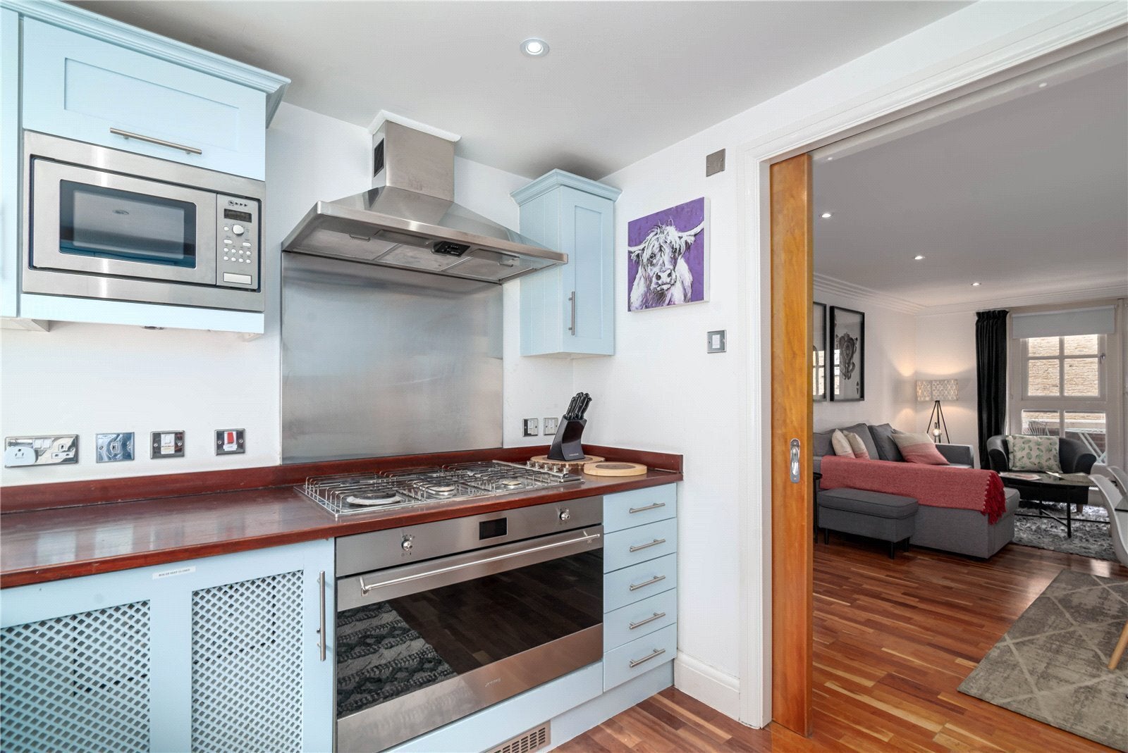Flat Maiden Lane in City of Westminster