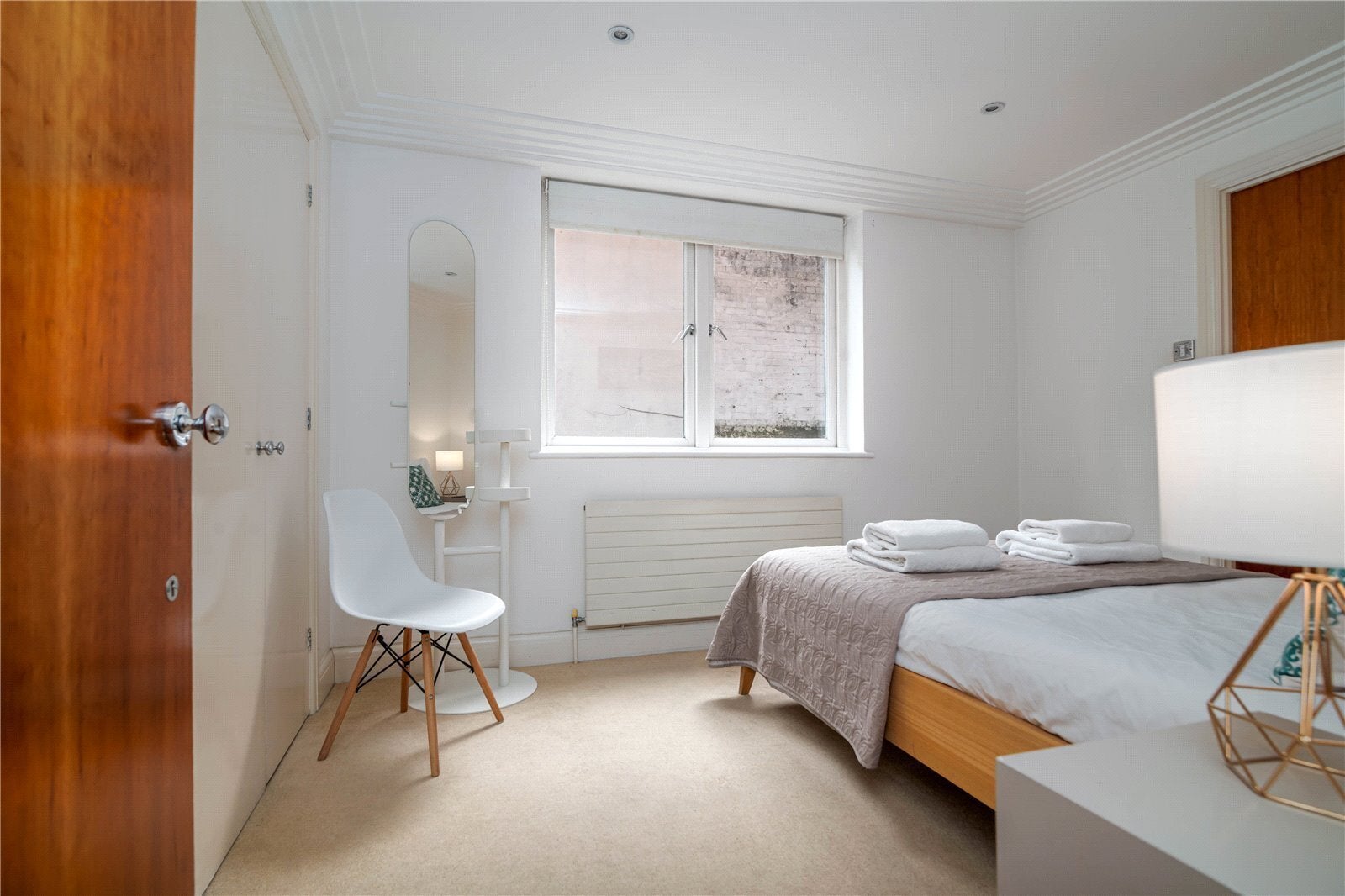 Flat Maiden Lane in City of Westminster