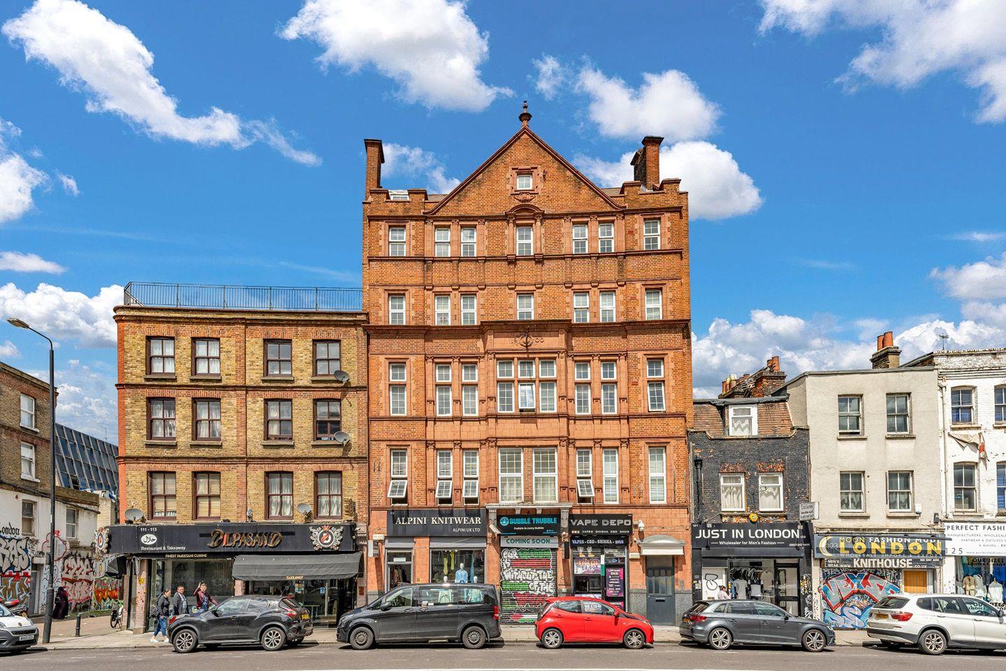 Flat Commercial Road in Greater London