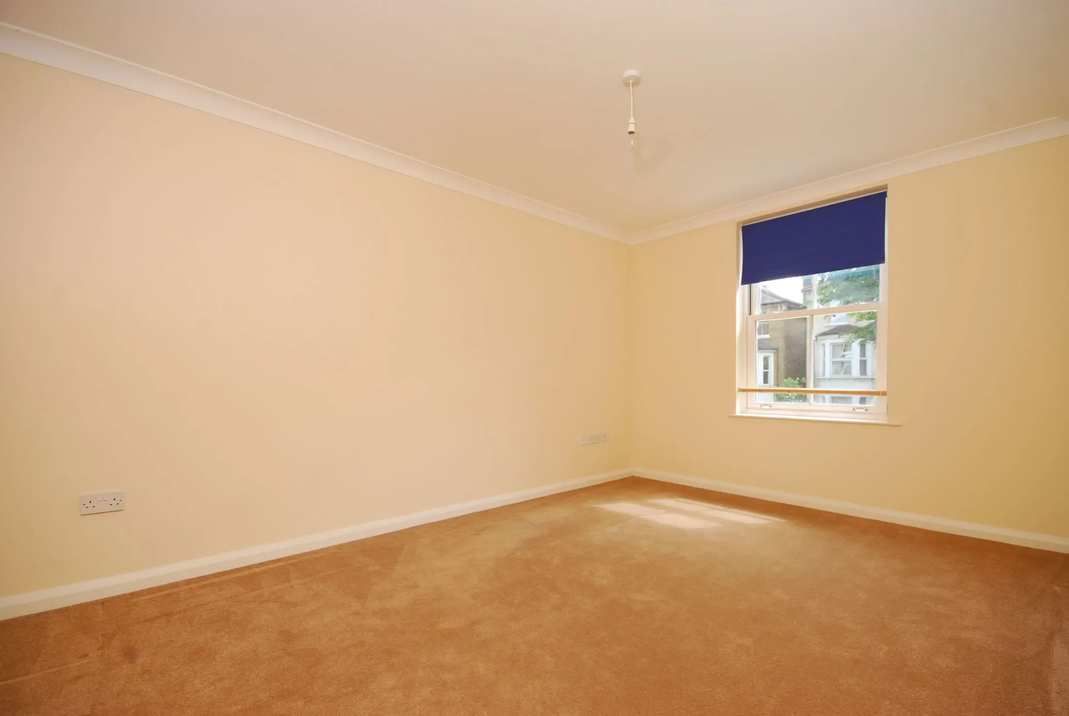 Flat Barry Road in Greater London