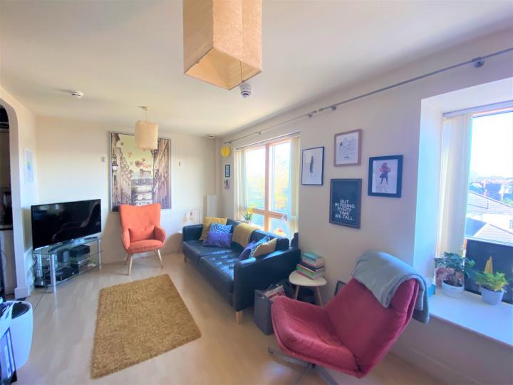 Flat Sherman Road in Greater London