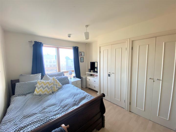 Flat Sherman Road in Greater London