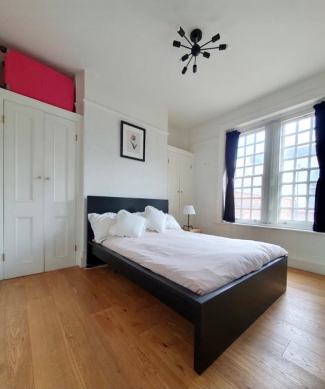 Flat Hornsey Road in Greater London