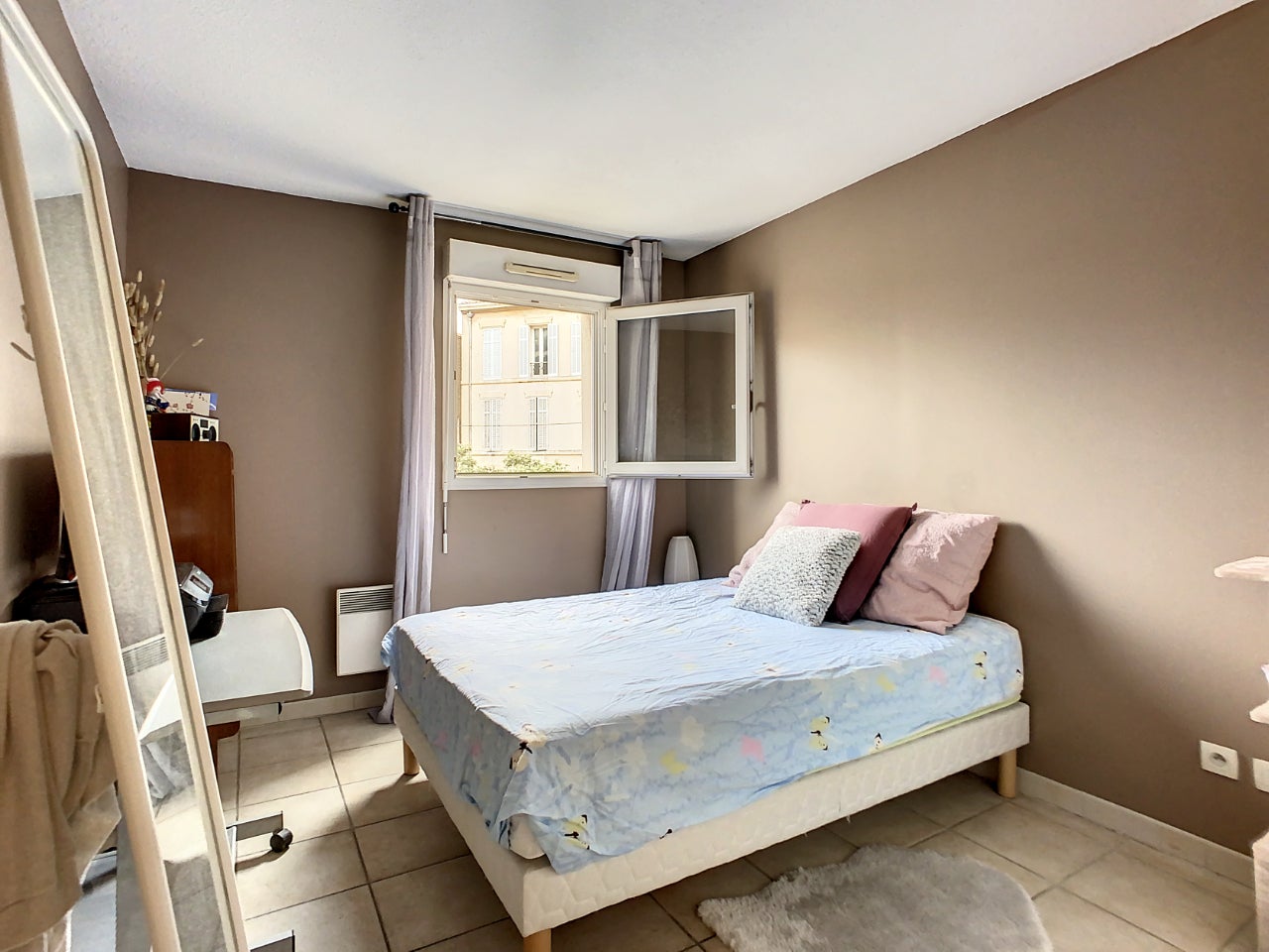 Flat Rue Jeanne Jugan in Marseille