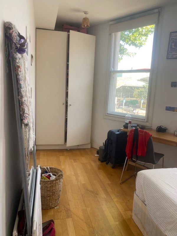 Room Rye Lane in Greater London