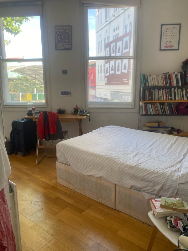 Room Rye Lane in Greater London